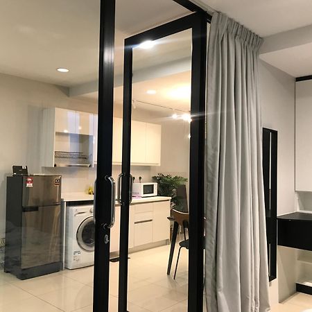 Miko'S Studio At Trefoil Setia Alam Apartment Exterior photo