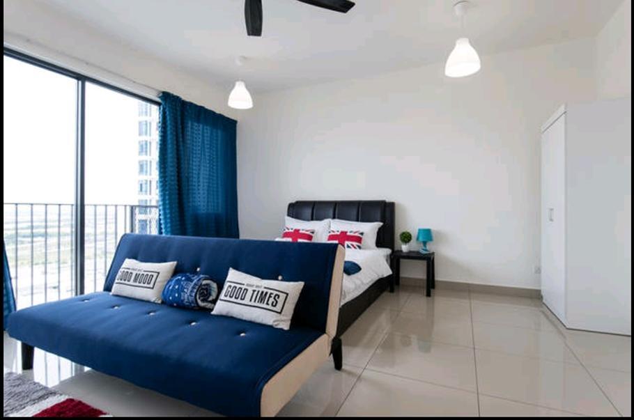 Miko'S Studio At Trefoil Setia Alam Apartment Exterior photo