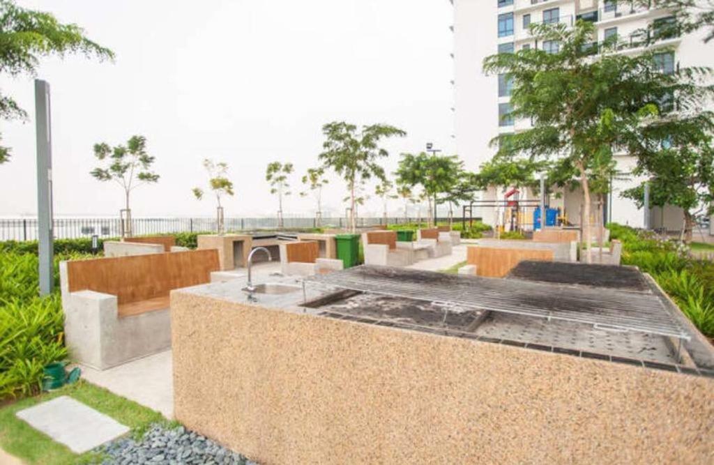 Miko'S Studio At Trefoil Setia Alam Apartment Exterior photo